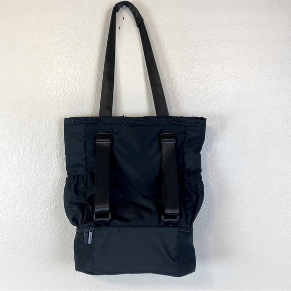Beyond Yoga Black Convertible Gym Bag Backpack Tote - Picture 3 of 6